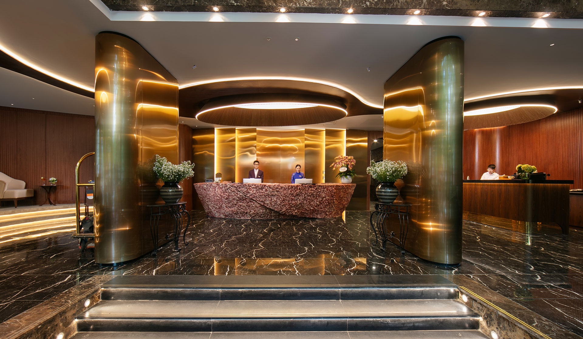 May De Ville Corner